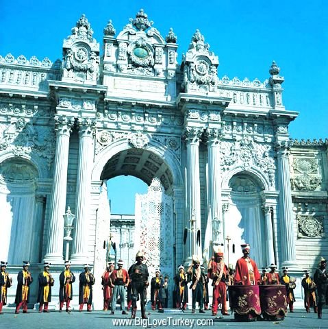 dolmabahcepalace3.jpg