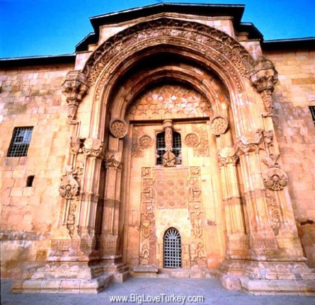 ishakpashapalace5.jpg