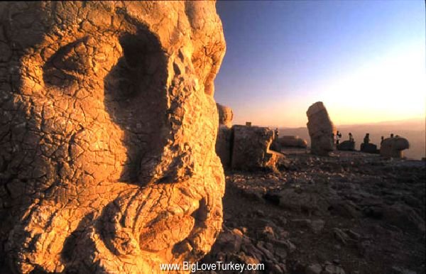 nemrud1.jpg